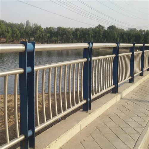 道路护栏